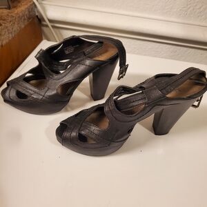 Black 7.5 strappy heels